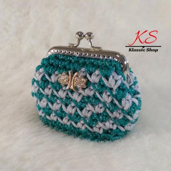 Green-white mini crochet coin purse